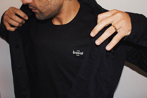EMBROIDERED BLACK TEE